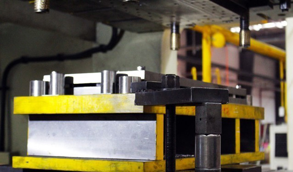 無人操控的機器自動工序化 無人操控的機器自動工序化