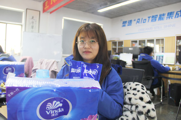 藍炬星總經辦為各個部門在崗女職工送上暖心福利